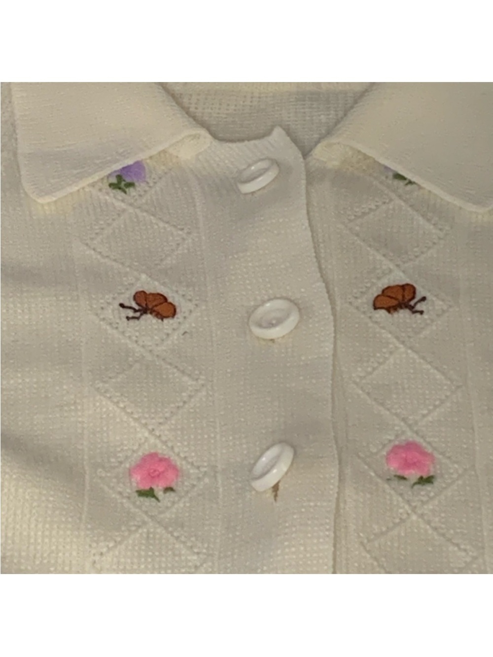 Vintage Cream Knit Button-Front Coat with Pastel Floral Embroidery - Picture 3 of 11